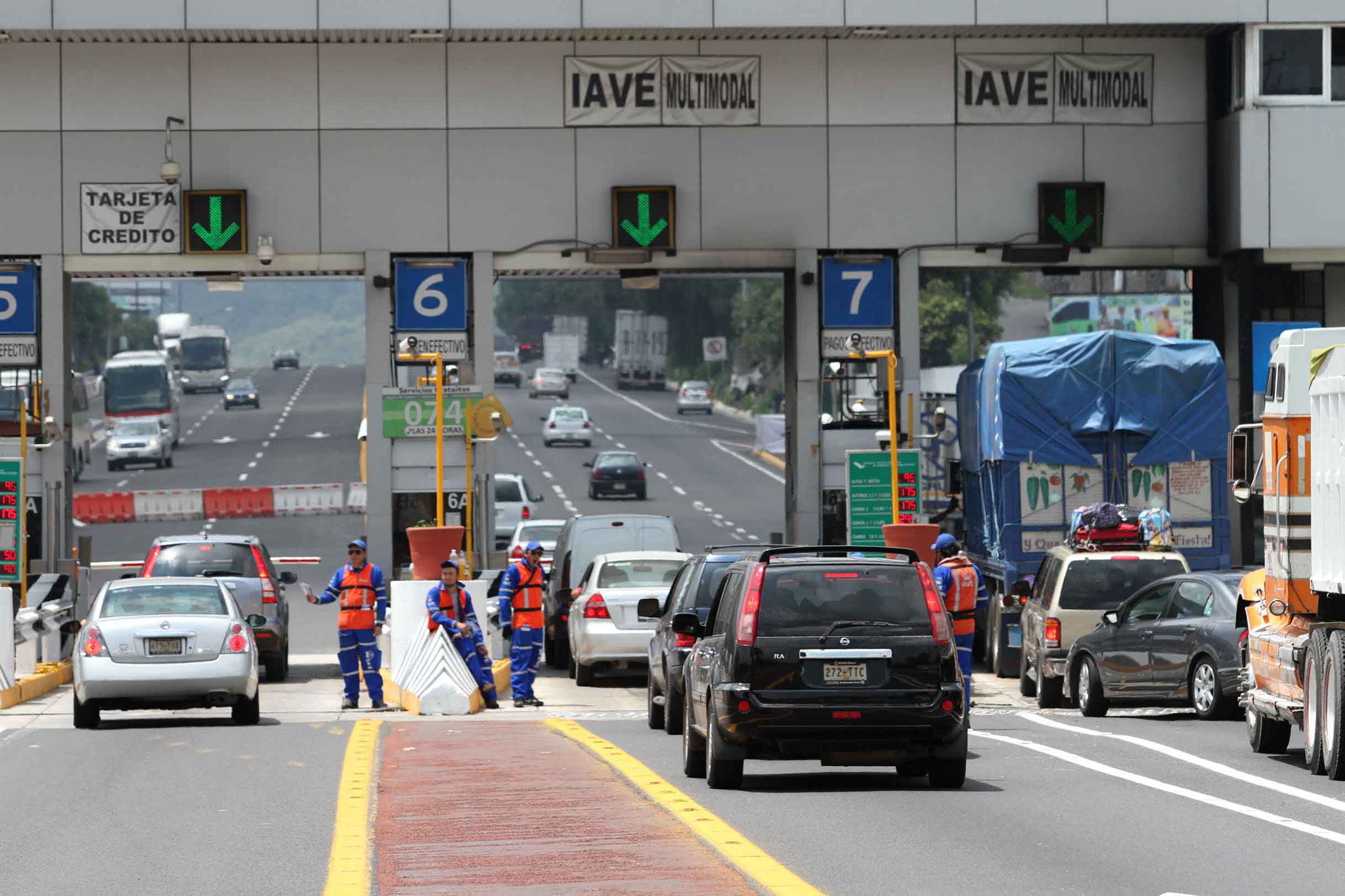 Aumentan tarifas en casetas de 37 autopistas federales que opera CAPUFE. Foto: Internet.