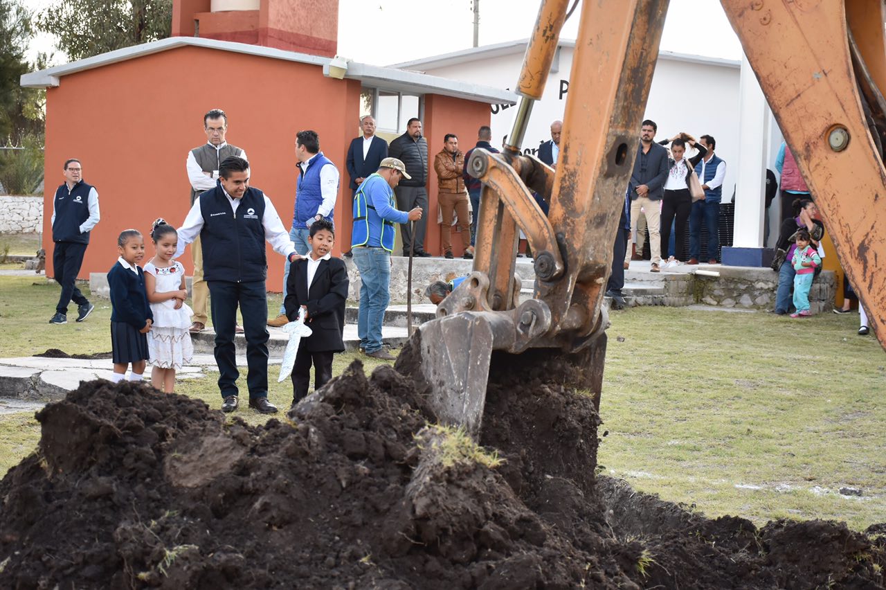 Roberto Sosa anuncia inversión en obra pública para Corregidora por más de 4 mdp