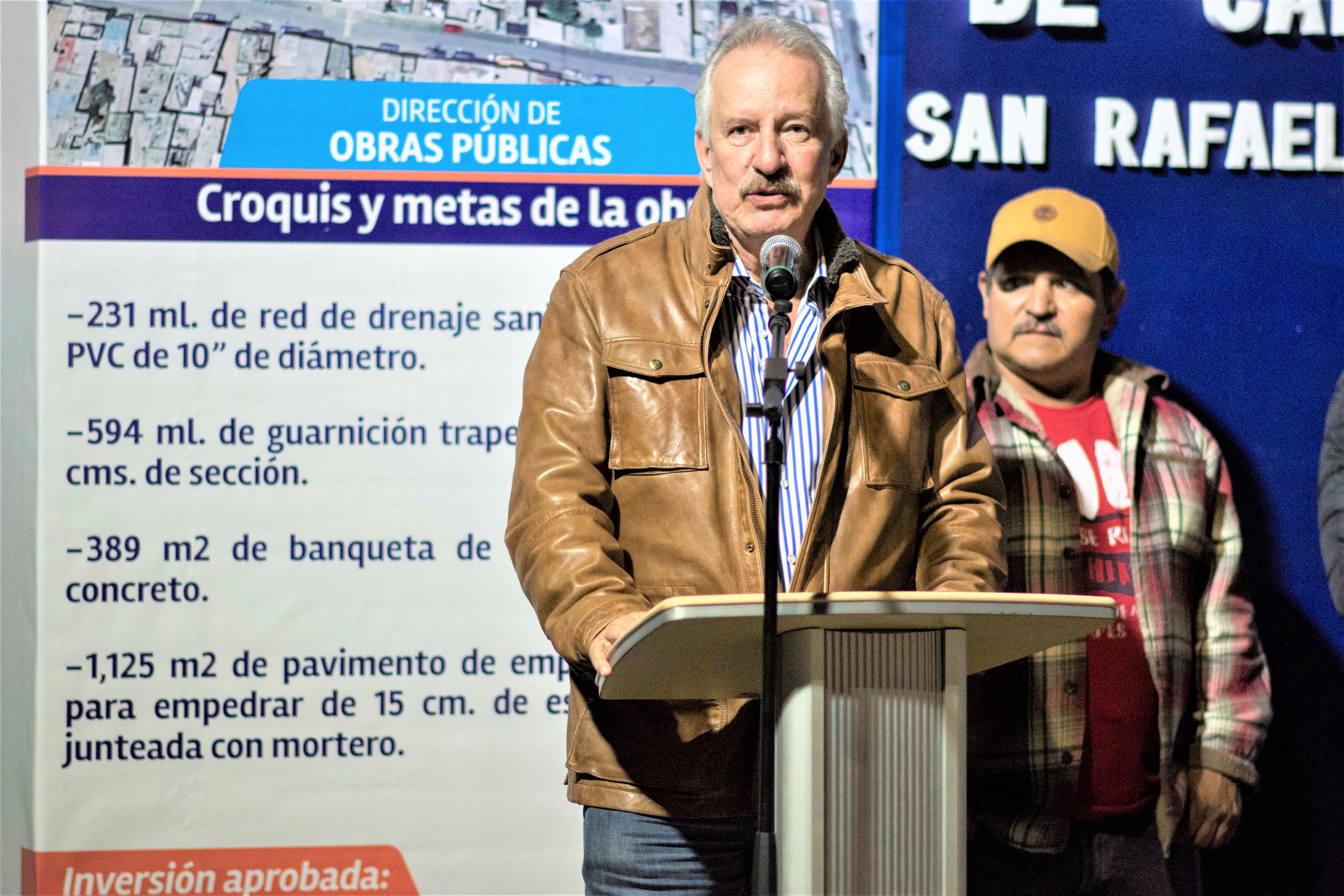 Enrique Vega encabeza arranque de obras en la Comunidad de San Rafael.