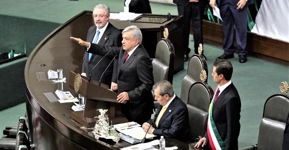 El Gobernador de Querétaro desea éxito a AMLO como Presidente de México.