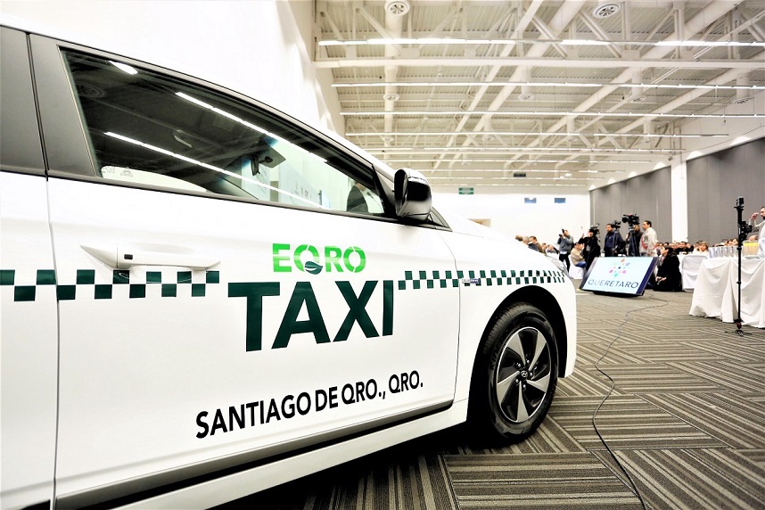 Inician operaciones los nuevos taxis híbridos EQroTaxi en Querétaro.