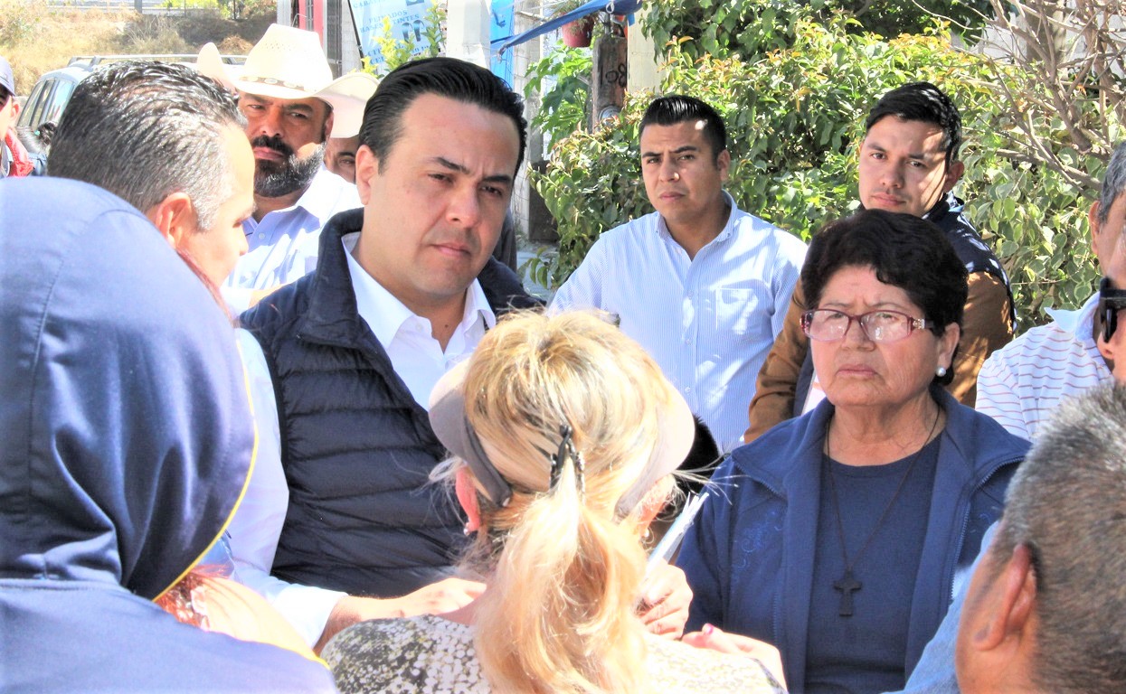 Supervisa Luis Nava trabajos en el dren El arenal.