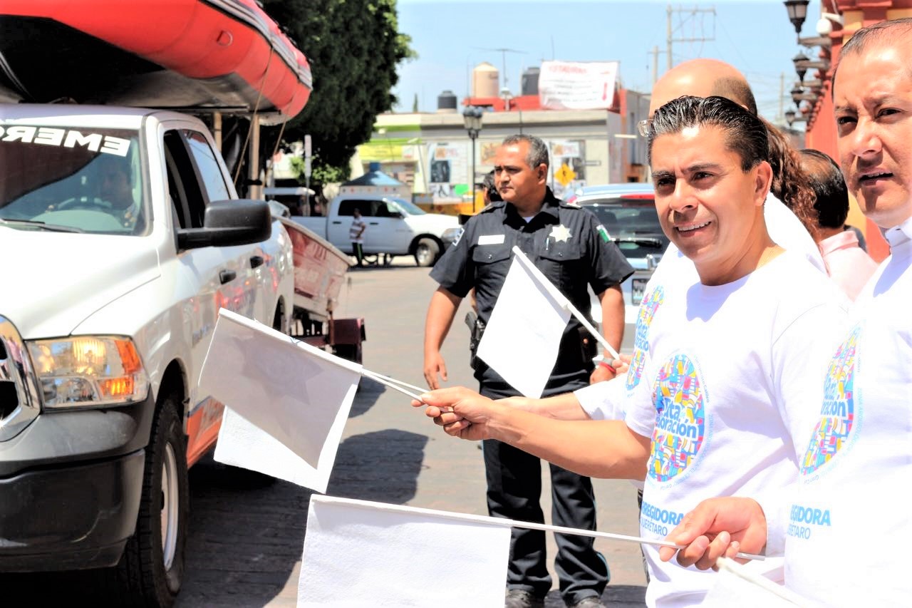 Roberto Sosa da el banderazo de salida al operativo por vacaciones de Semana Santa.