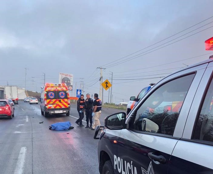 Motociclista muere en accidente sobre la autopista México-Querétaro. Foto: Facebook Seguridad El Marqués.