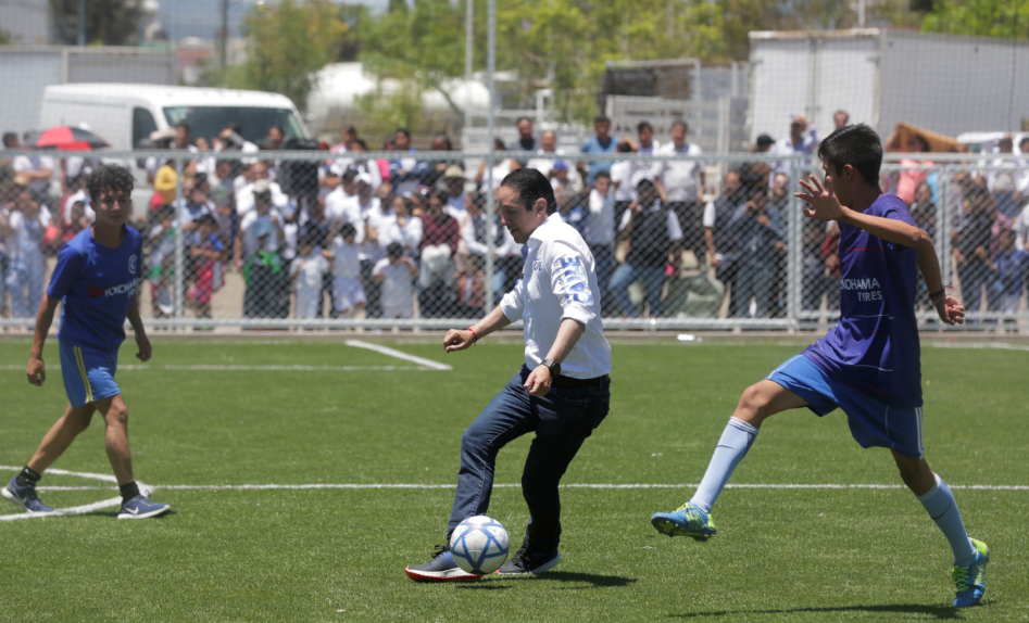 El Gobernador Francisco Domínguez entrega rehabilitación de Unidad Deportiva en Pedro Escobedo..