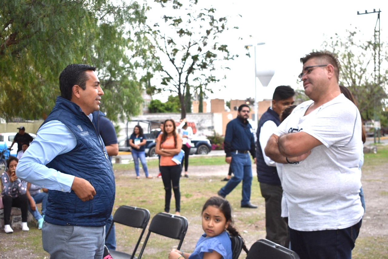 Amarildo Bárcenas recorre el Fraccionamiento Real de San Pedro