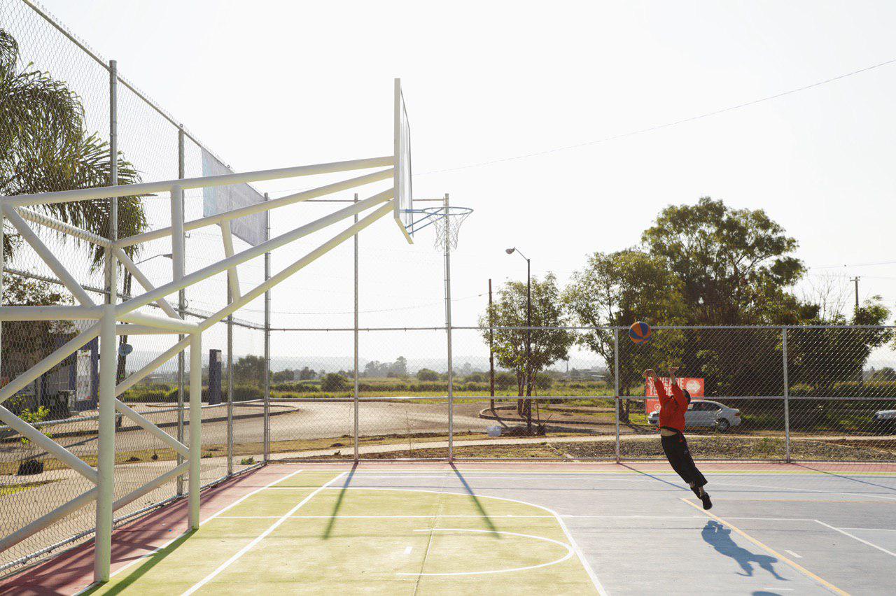 El Municipio de Querétaro entrega rehabilitación de espacio deportivo en Rancho San Pedro.