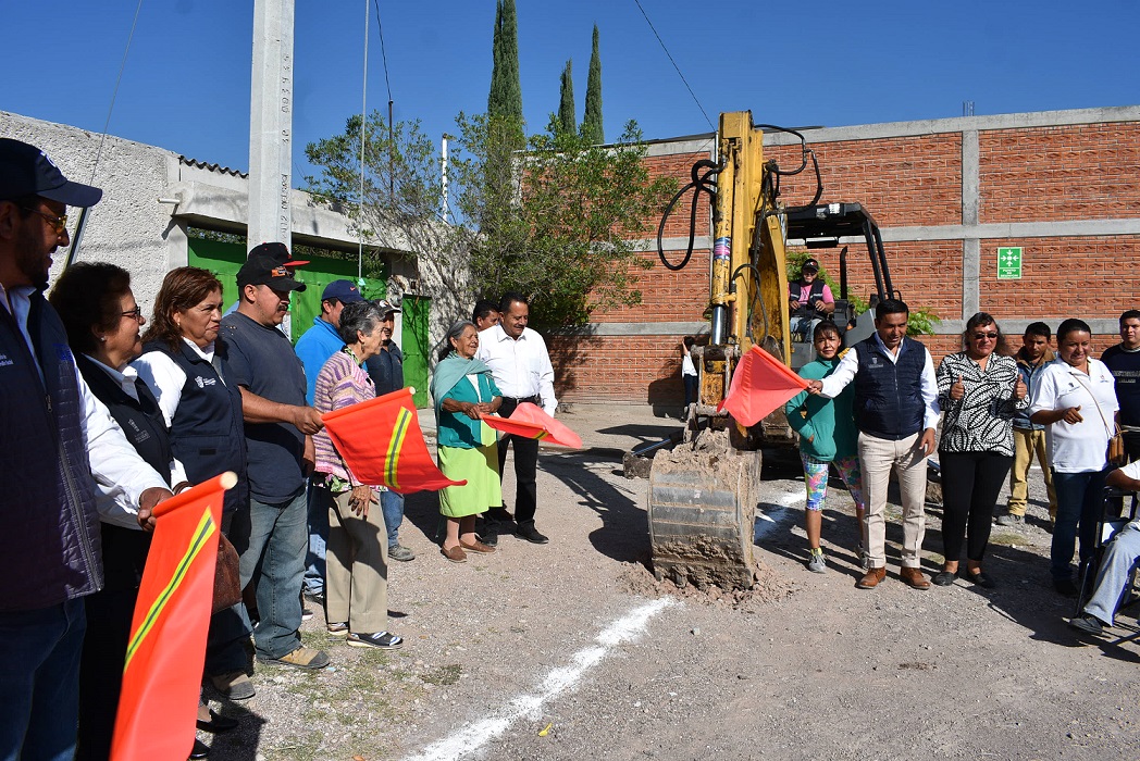 Invierten en Pedro Escobedo 200 mdp para construir obra pública.