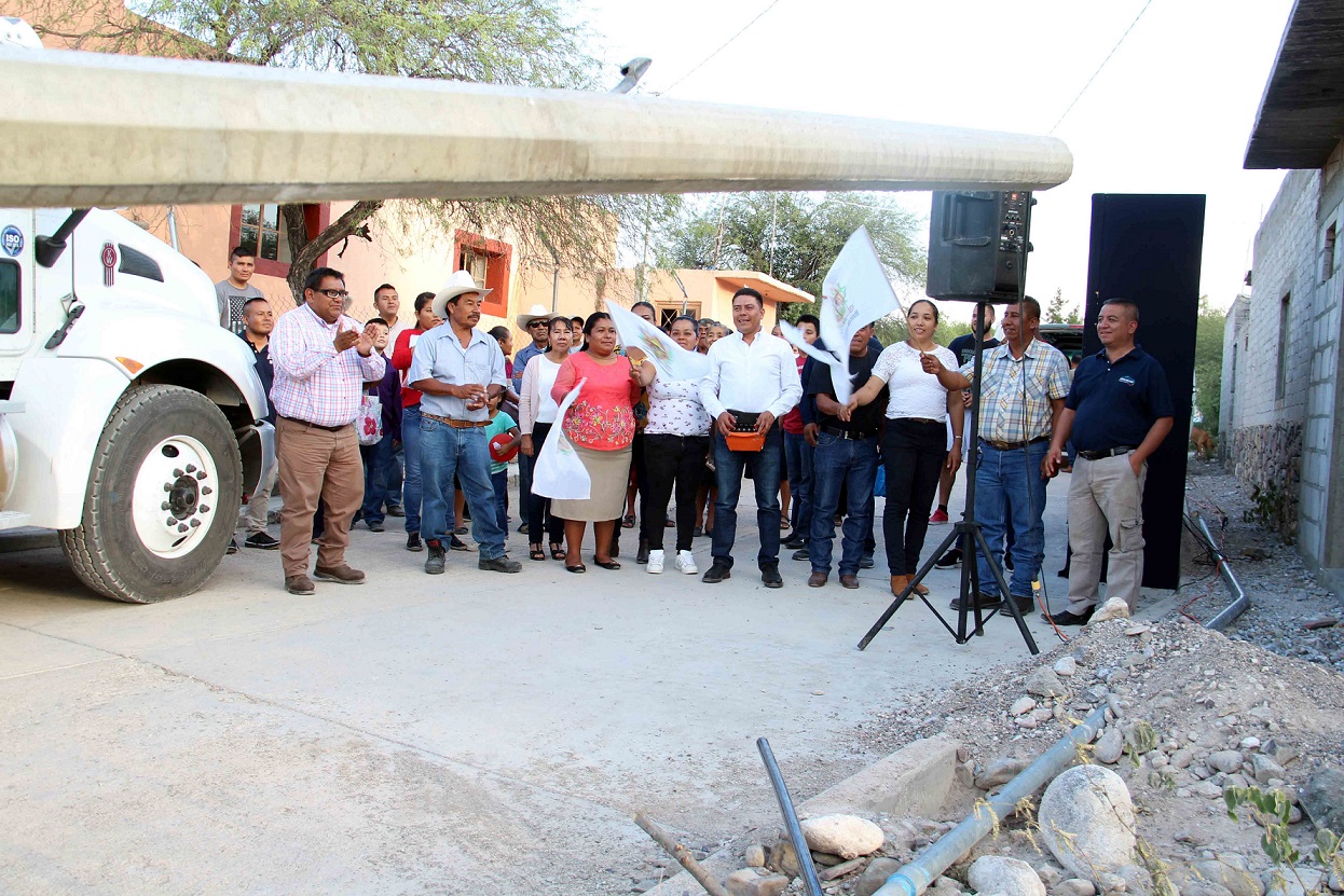 Inician obras para dotar de servicio de energía eléctrica a 3 localidades de Peñamiller.