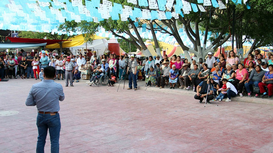 Juan Carlos Linares entrega rehabilitación de calles y del Jardín principal de Peñamiller.