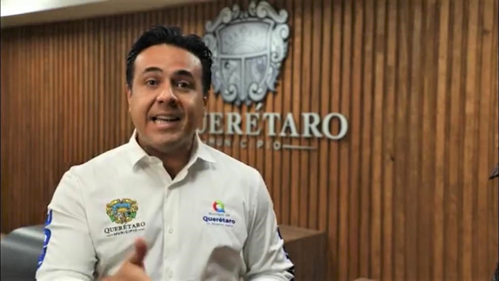 Luis Nava anuncia programa para dejar de usar botellas de PET en oficinas públicas.