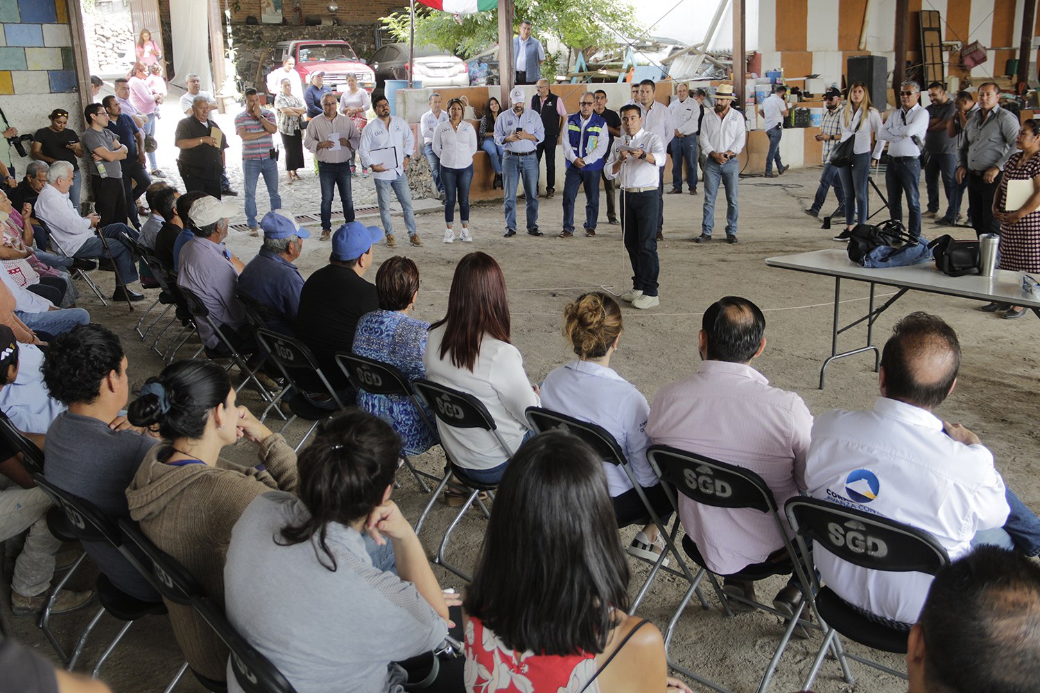 Roberto Sosa promete asesoría jurídica para regularizar casas en El Progreso