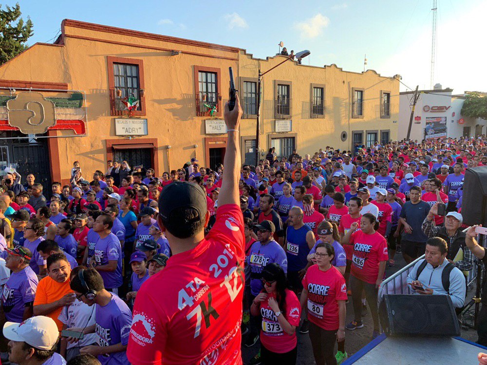 Participan cerca de mil corredores en la 4ª edición de la "Carrera Corregidora 2019"