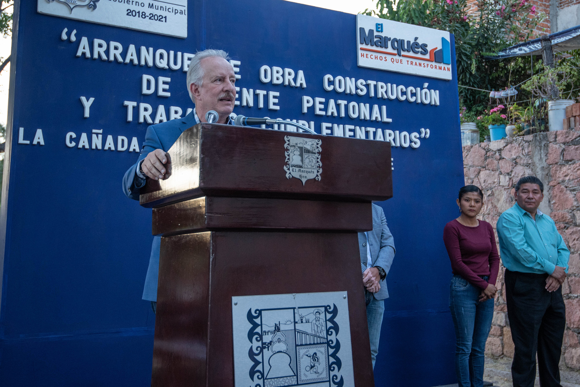 Enrique Vega Carriles encabeza arranque de la construcción de puente peatonal en La Cañada.