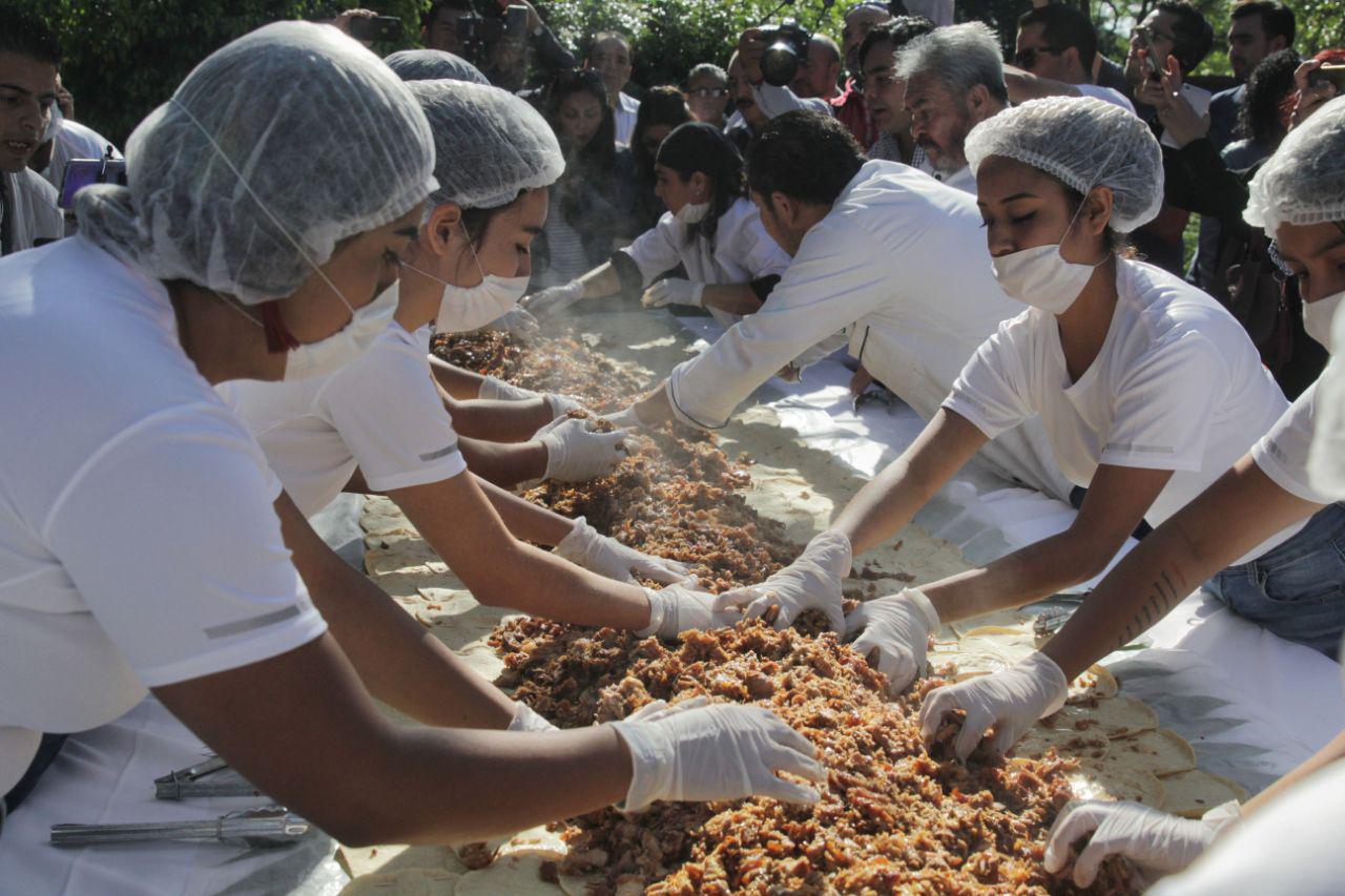 Querétaro elaborará el taco de carnitas más grande del mundo; busca romper Récord Guinness.