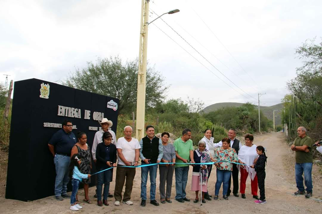 Juan Carlos Linares entrega obra de electrificación en Los Sebastianes.