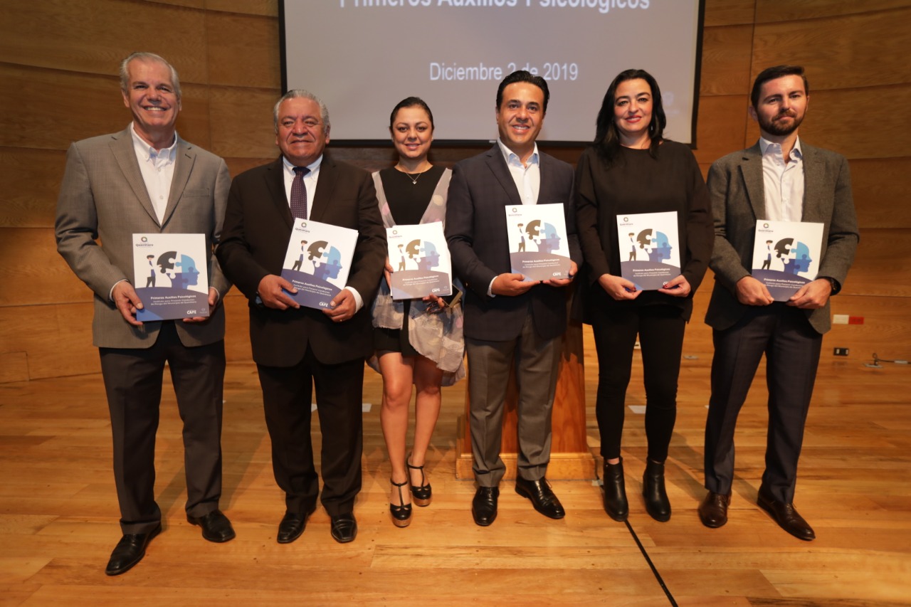 Luis Nava presenta la nueva guía de Primeros Auxilios Psicológicos.