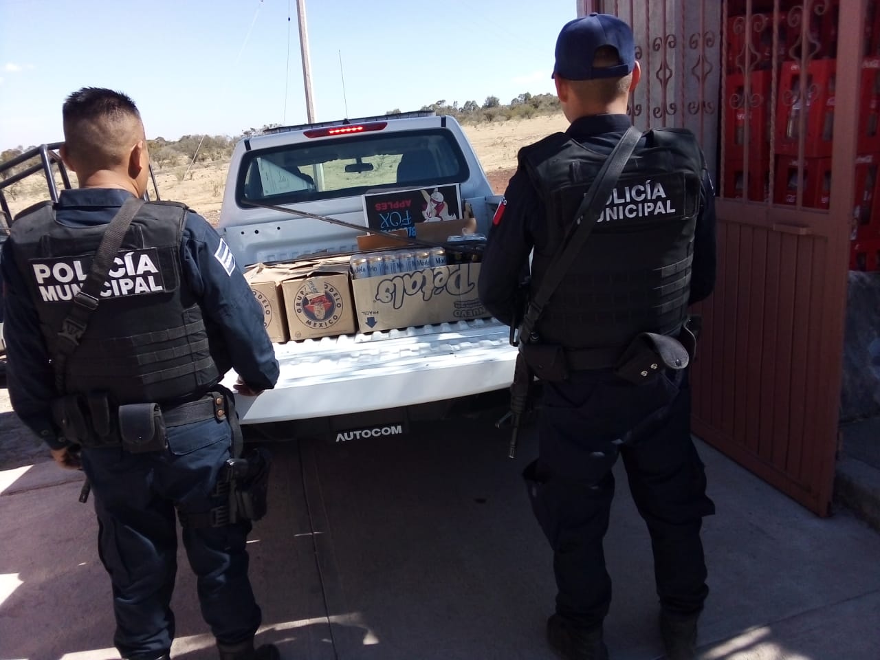 La Policía de Pedro Escobedo decomisa 145 litros de cerveza.