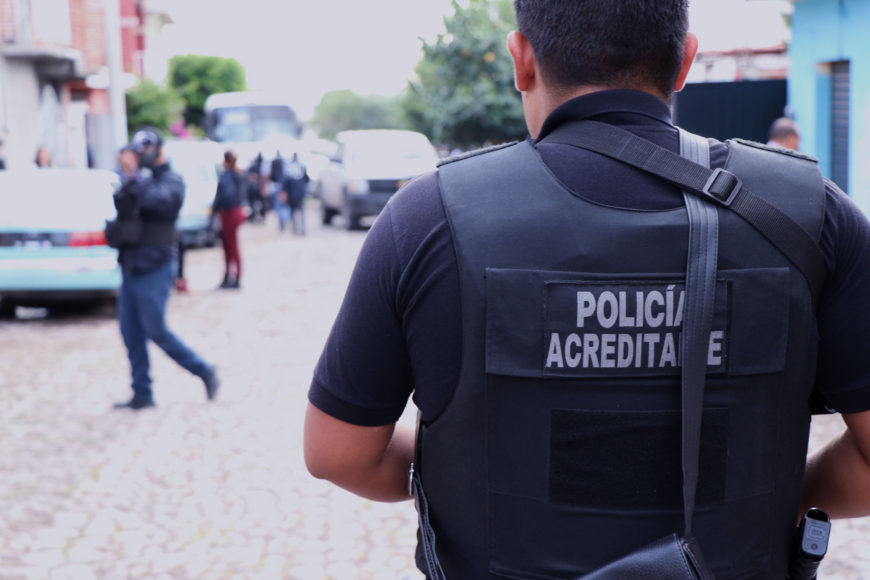 Detienen a hombre que intentó matar a un policía en Querétaro.