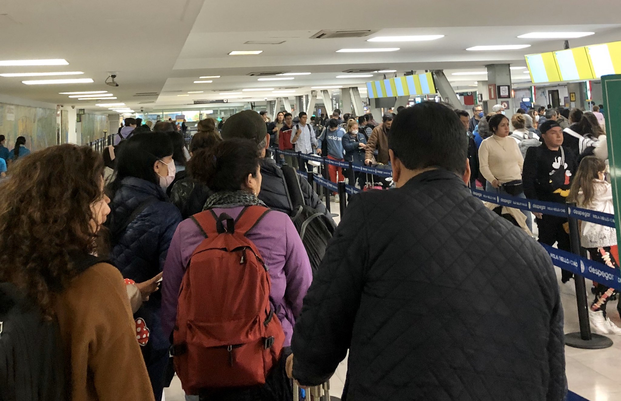 Reportan falta de protocolos sanitarios para detectar Coronavirus en Aeropuerto de la CdMx.