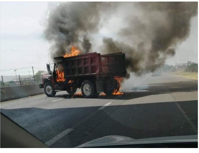 #Videos >Paralizan balaceras y narcobloqueos a Celaya.