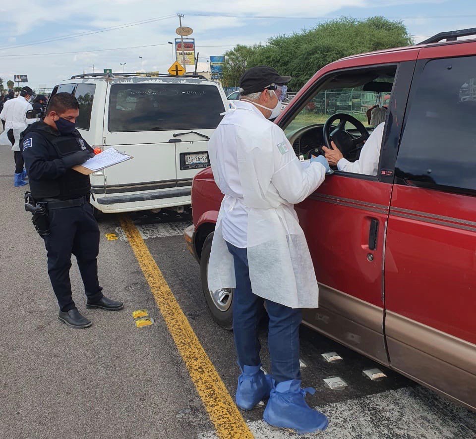 25 personas con síntomas de COVID-19 llegan a Querétaro; las regresan a casa.