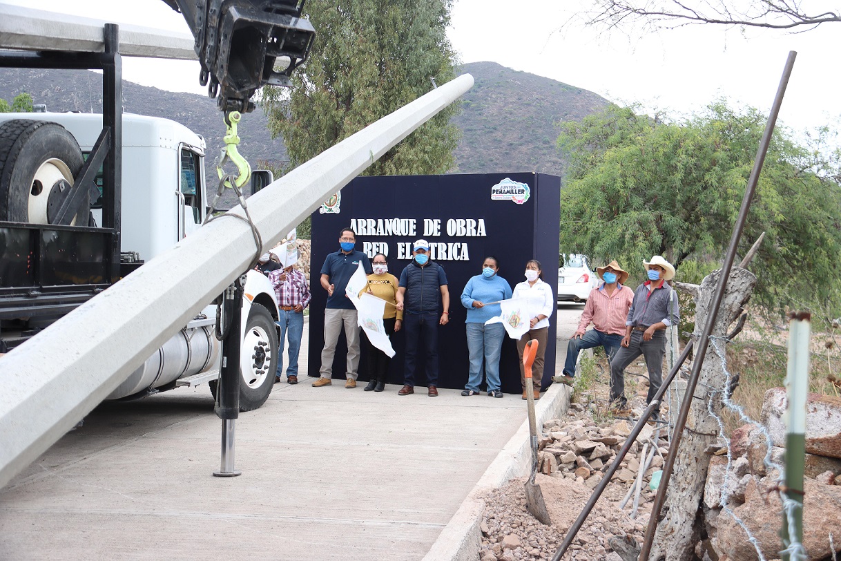 Juan Carlos Linares encabeza arranque de obras de energía eléctrica en Peñamiller.