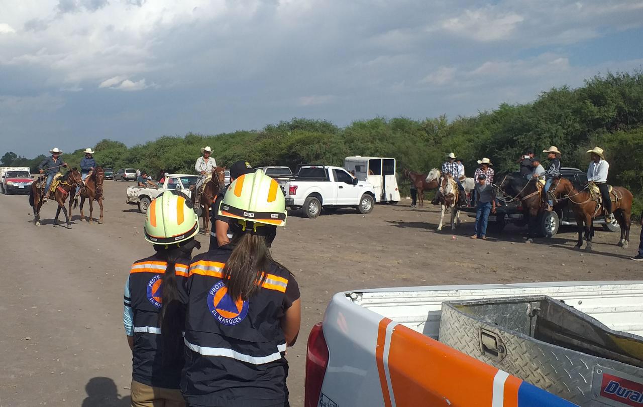 No temen a COVID-19; siguen realizando carreras parejeras en El Marqués.