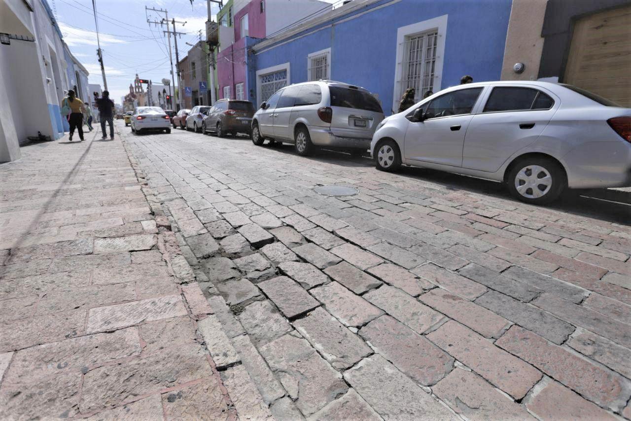 Inicia el mejoramiento de la calle Pino Suárez en el Centro Histórico de Querétaro.