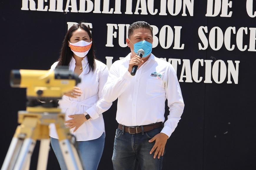 Inicia rehabilitación de cancha de futbol en La Estación.