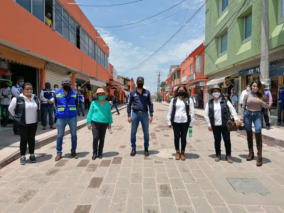 Pancho Domínguez y Amarildo Bárcenas supervisan y entregan obras en Pedro Escobedo.