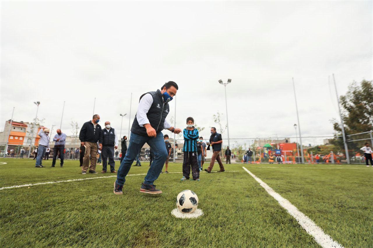 El Alcalde de Querétaro entrega nuevo parque en El Romerillal.