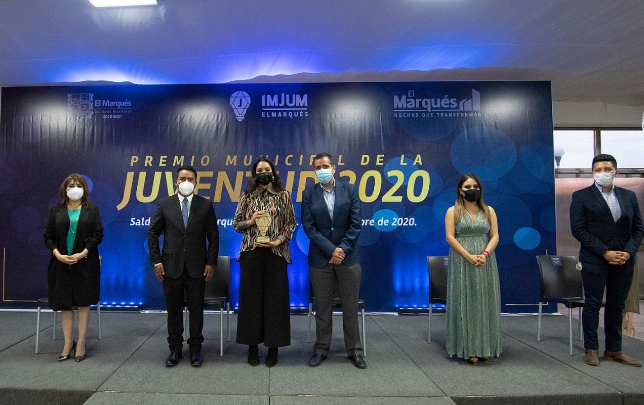 5 jóvenes de El Marqués reciben el Premio Municipal de la Juventud.