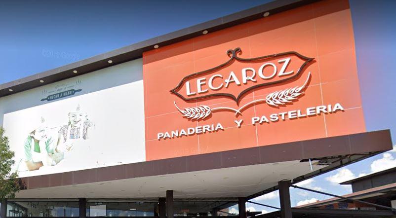 Asaltan con lujo de violencia la panadería Lecaroz en la Capital de Querétaro.