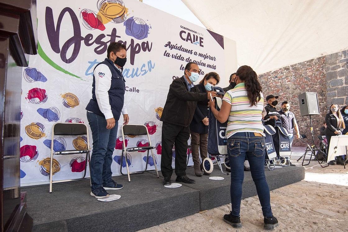 Entregan carritos ecológicos en El Marqués en el marco del programa "Destapa tu causa".