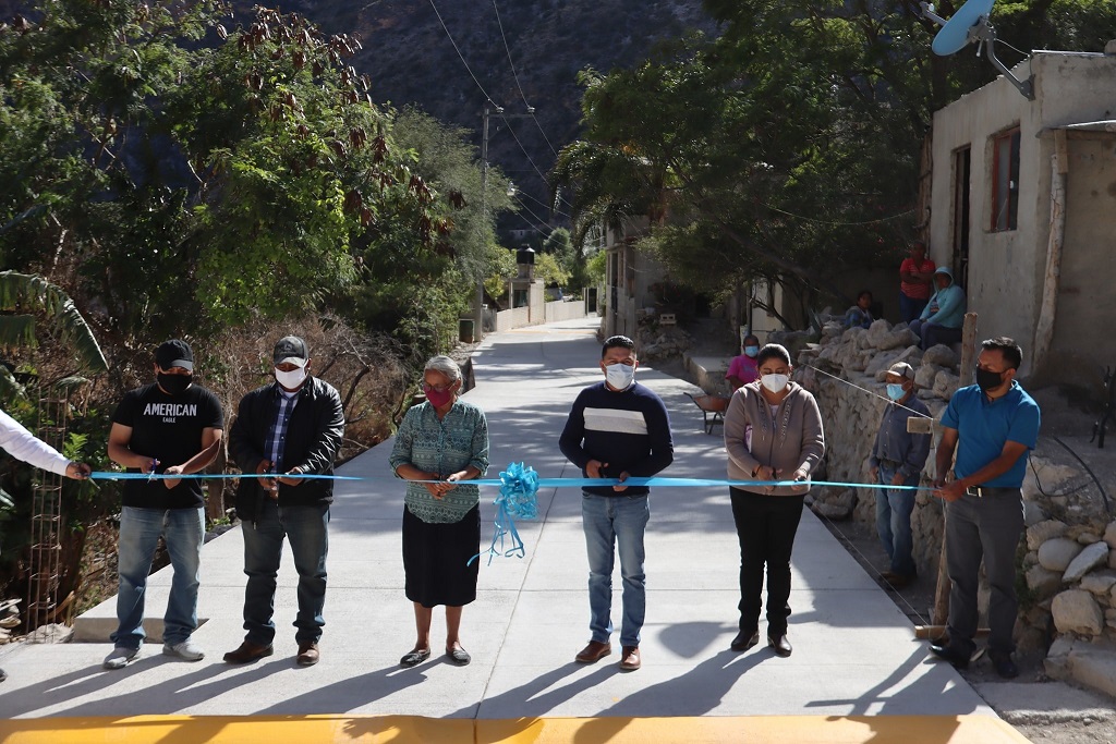 Juan Carlos Linares cierra el año con entrega de obra en diversas localidades.