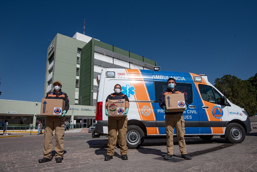 PC de El Marqués entrega despensas a personal de seguridad del IMSS, delegación Querétaro.