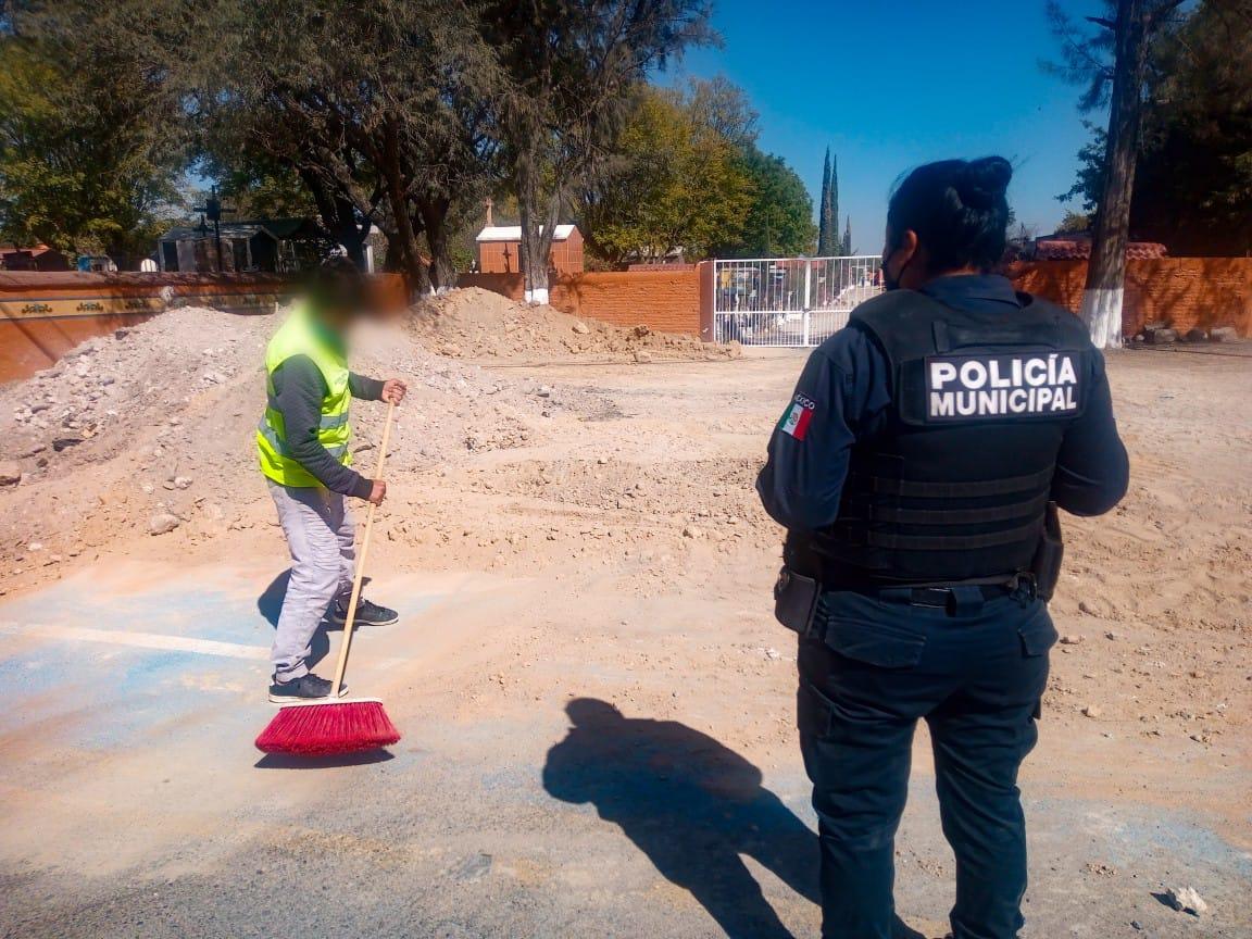 Sancionan a 40 personas con trabajo comunitario en Pedro Escobedo.