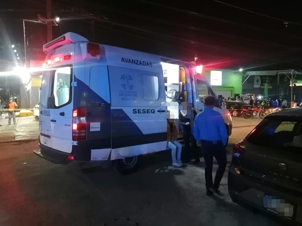 Indigentes matan a hombre a golpes en la Av. Pasteur en Querétaro Capital.