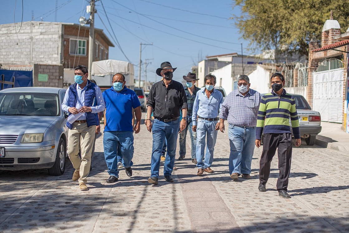 Entregan paquete de obras en San José Navajas en El Marqués