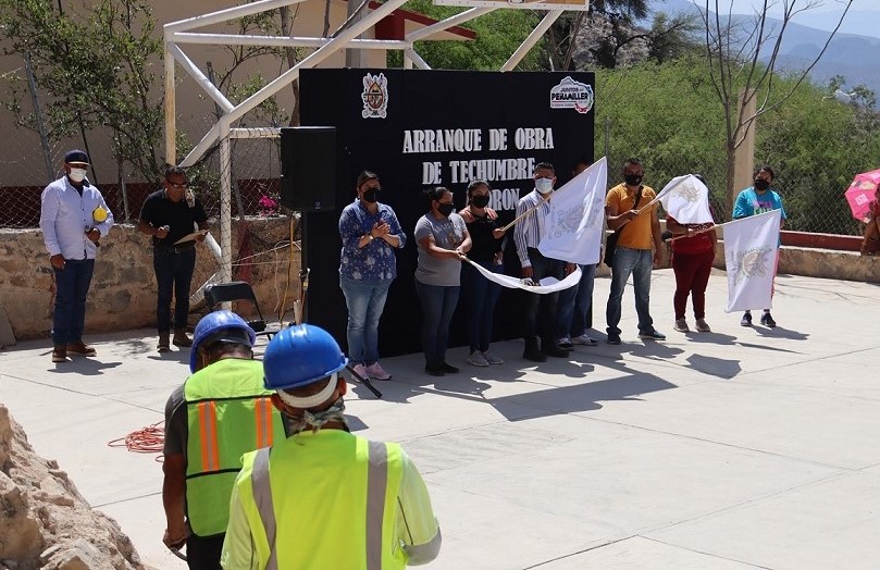 Gobierno de Peñamiller inicia obras en Maguey Verde y el Atorón.