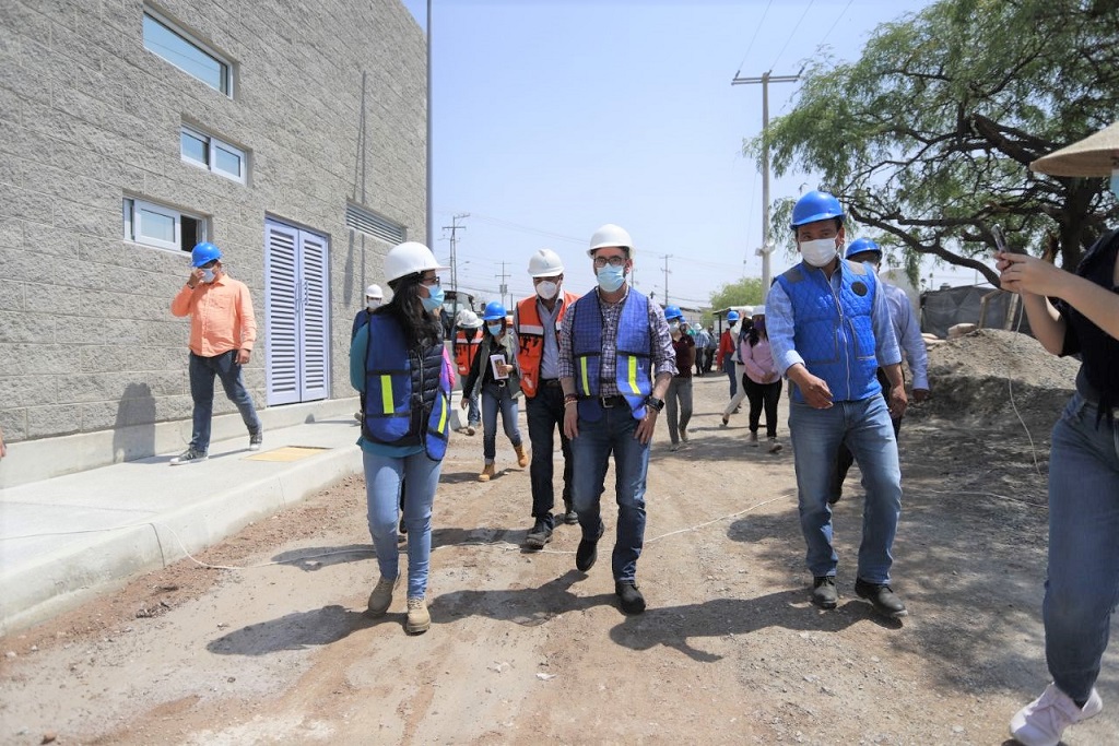 El Presidente Municipal de Querétaro, Miguel Antonio Parrodi Espinosa, supervisó la construcción del Polideportivo de San Pedro Mártir, donde se invierten 50.6 millones de pesos.