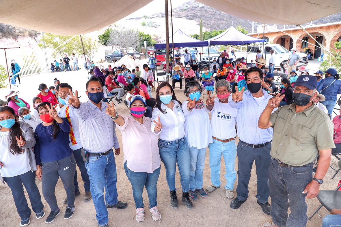 Lupita Alcántara plantea mejorar los servicios de salud en Tolimán.