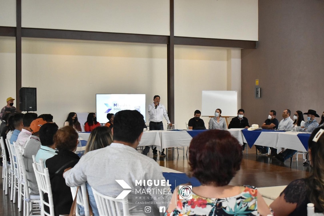 Presenta Miguel Martínez Peñaloza sus propuestas en materia turística.