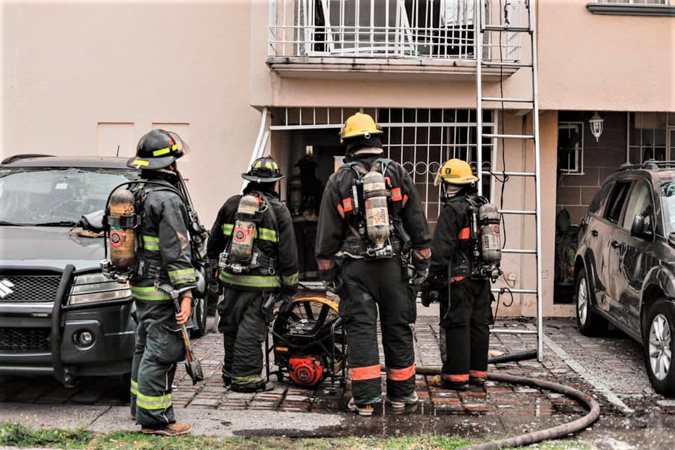 Explosión de gas deja 25 viviendas dañadas en Hacienda la Gloria, en Querétaro Capital.