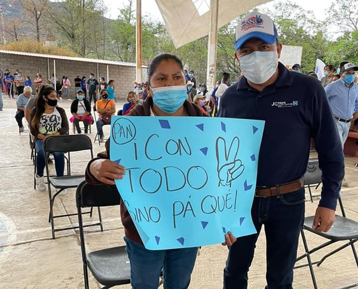 Plantea Juan Carlos Linares continuar con la casa del Estudiante y ofrecer internet en plazas públicas