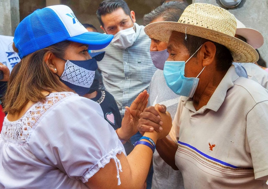 Se compromete Lupita Alcántara a construir más obra publica en Tolimán.