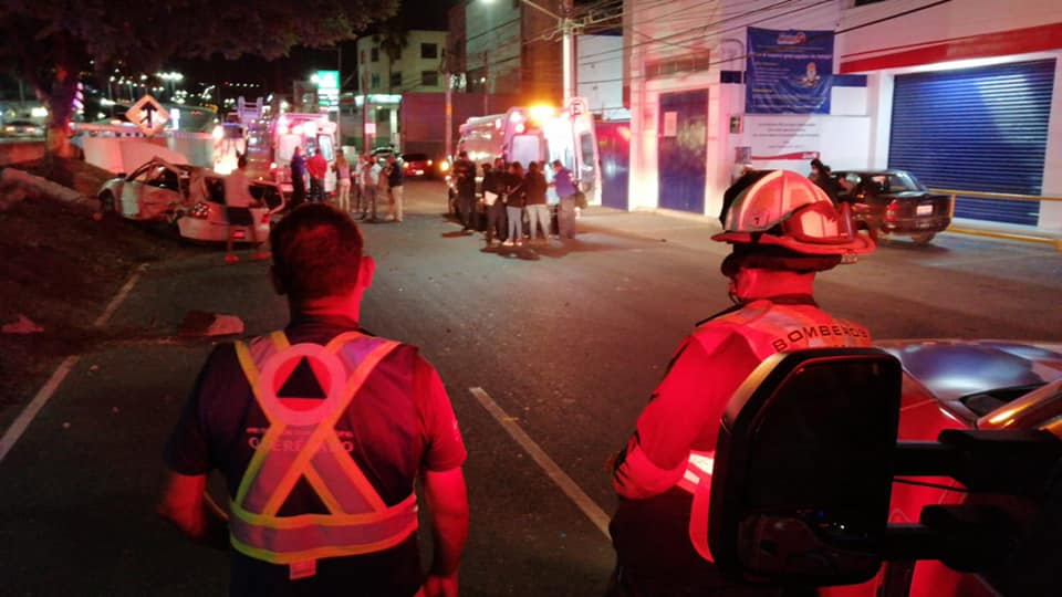 Accidente vehicular en Bernardo Quintana en la Capital de Querétaro