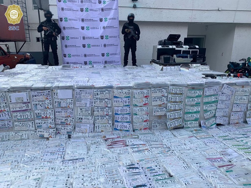 En operativos aseguran 5 mil placas de automóviles falsas en Ciudad de México