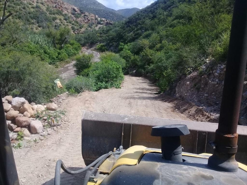 Rehabilitan caminos afectados por las lluvias en Peñamiller